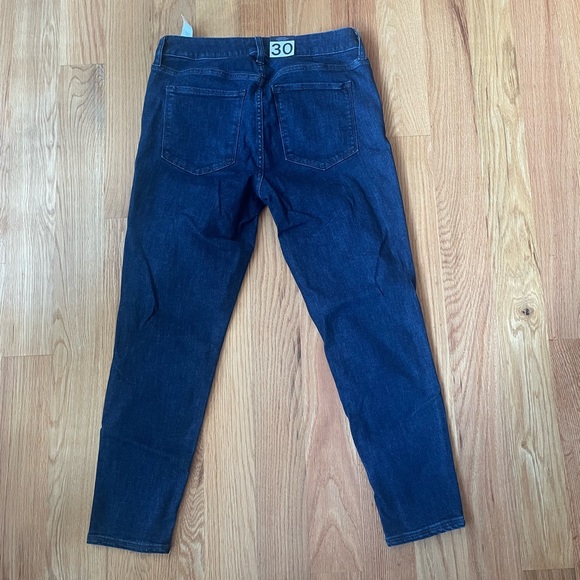 GAP Universal Mid Rise Jegging - Picture 3 of 3